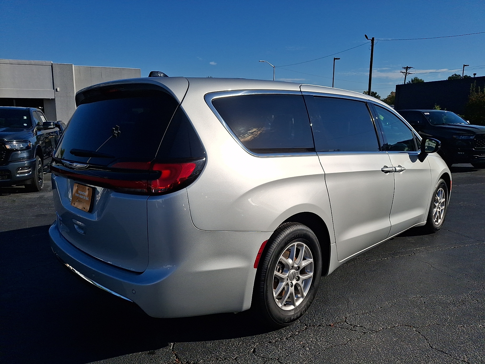 Used 2024 Chrysler Pacifica Van