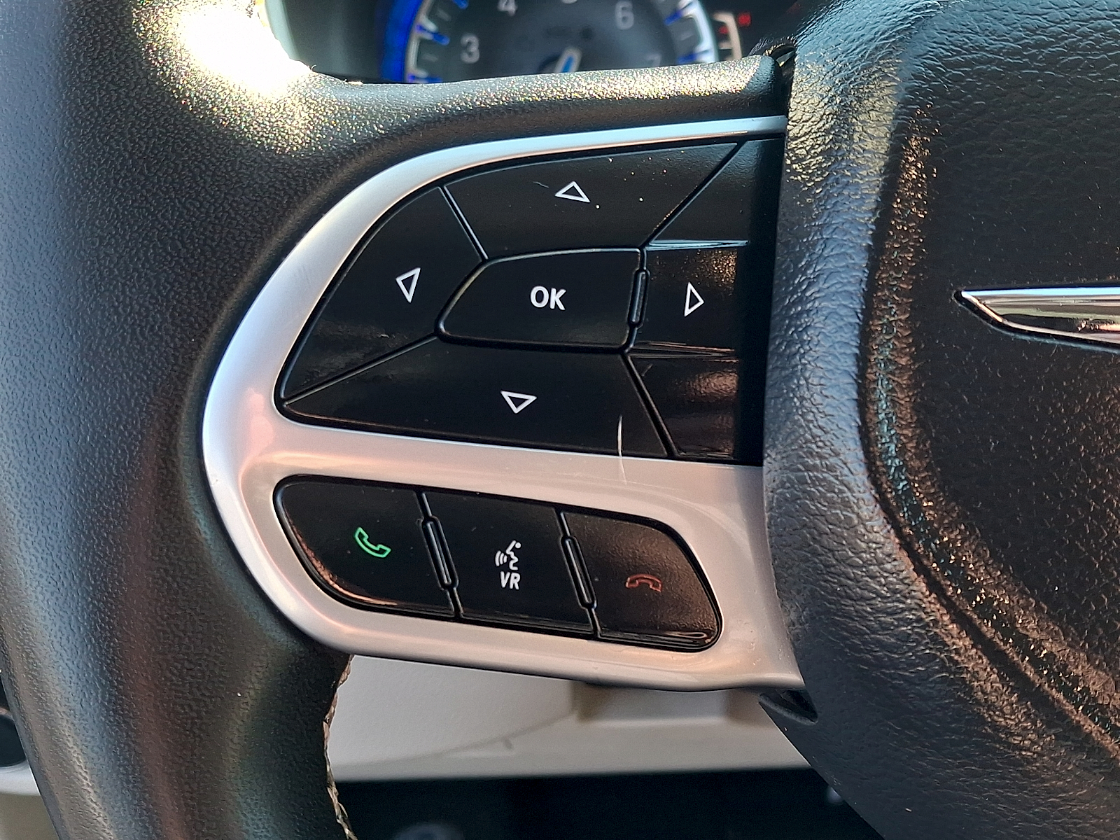 Used 2024 Chrysler Pacifica Van