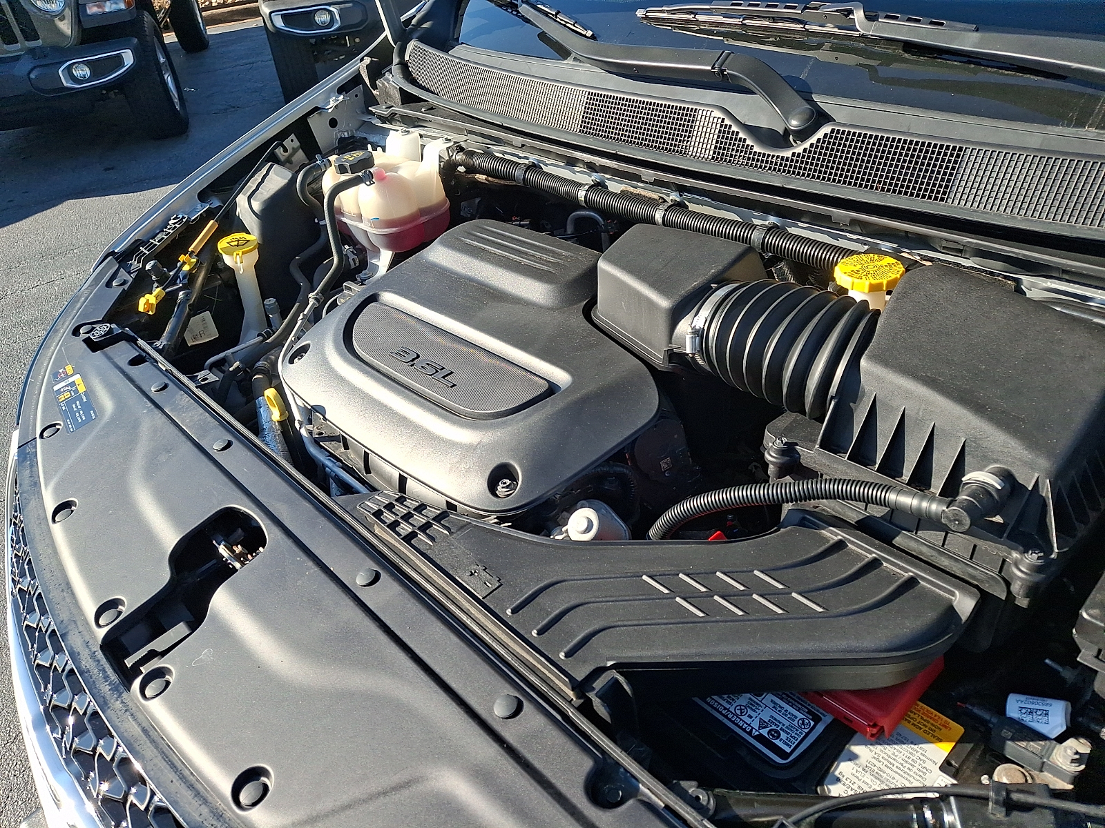 Used 2024 Chrysler Pacifica Van