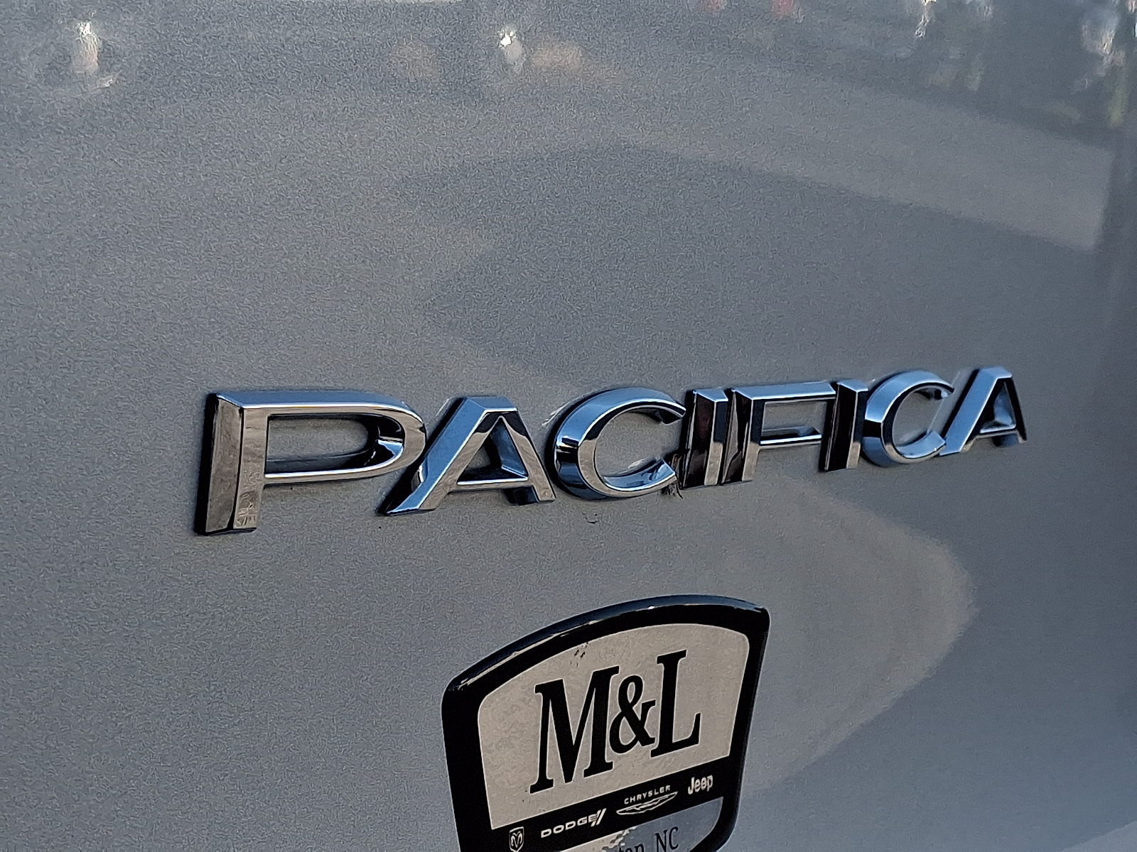 Used 2024 Chrysler Pacifica Van