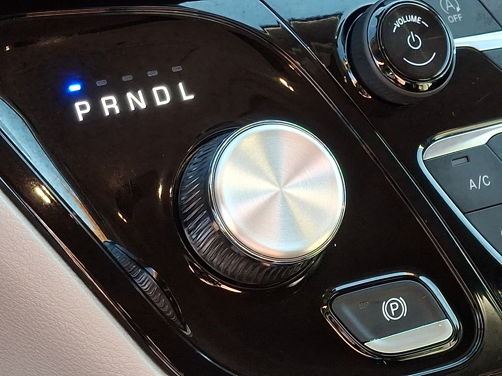 Used 2024 Chrysler Pacifica Van