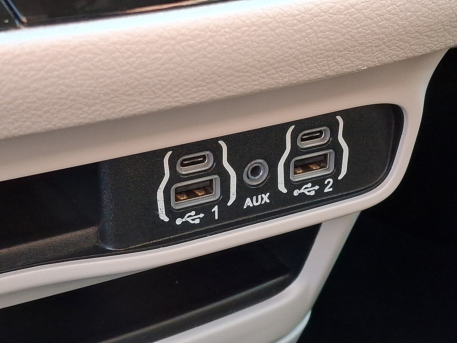 Used 2024 Chrysler Pacifica Van