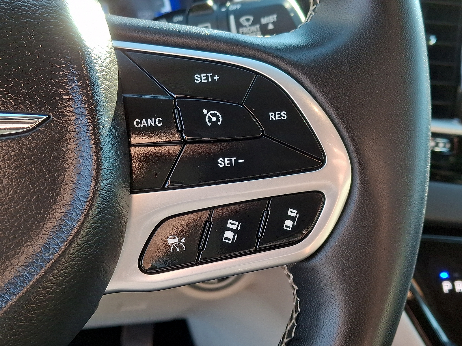 Used 2024 Chrysler Pacifica Van