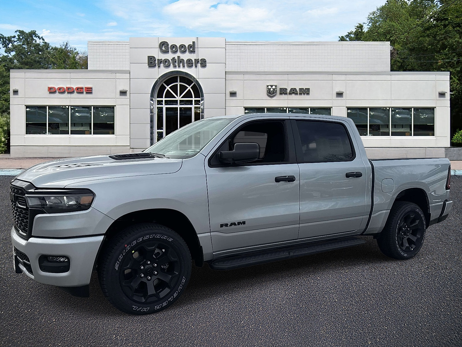 2026 RAM 1500 Express Crew Cab 4WD
