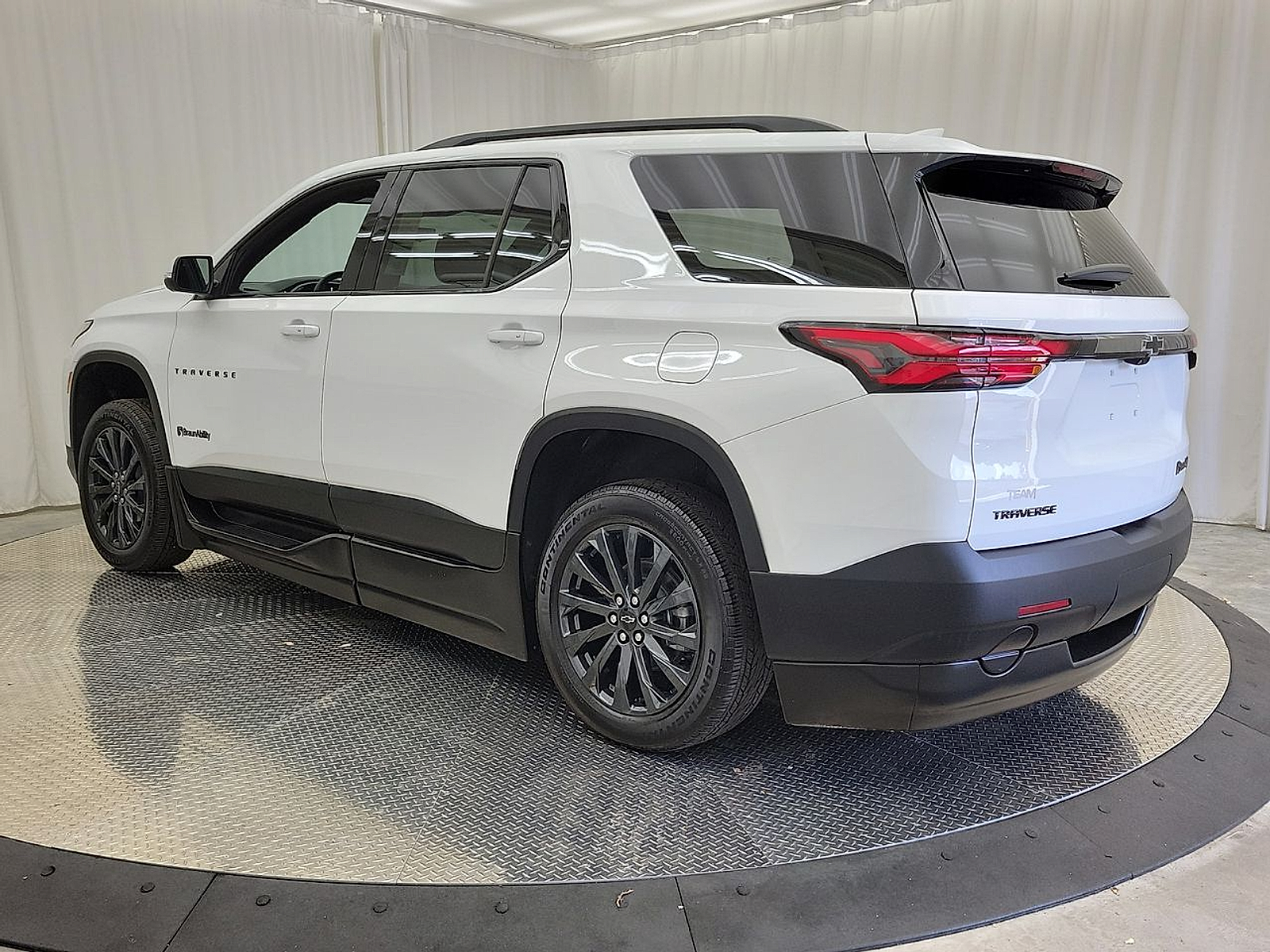 Used 2023 Chevrolet Traverse SUV
