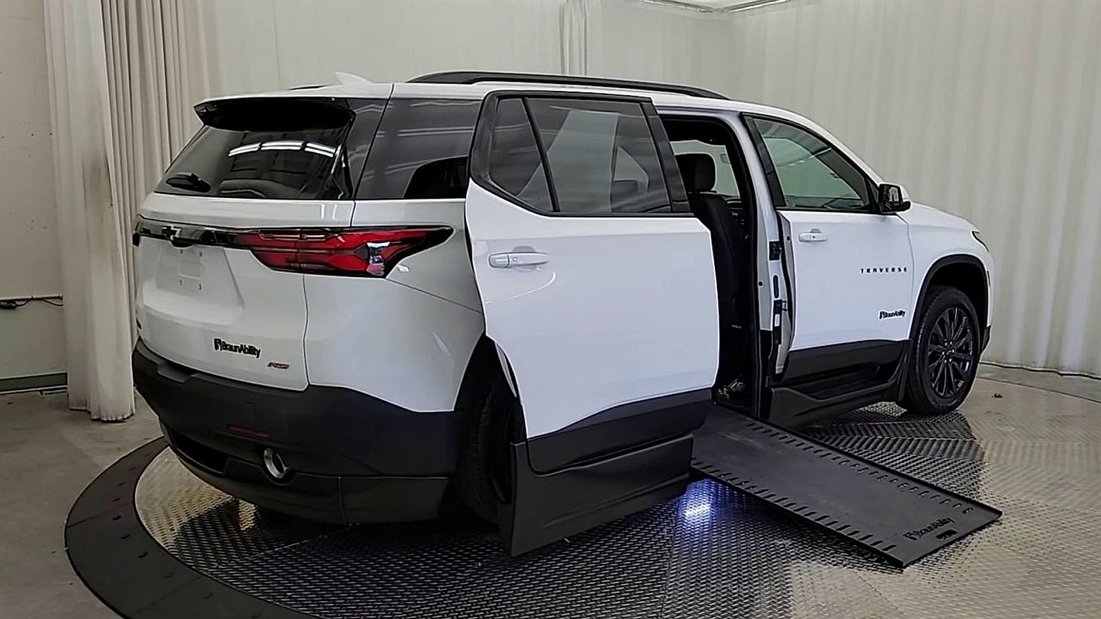 Used 2023 Chevrolet Traverse SUV