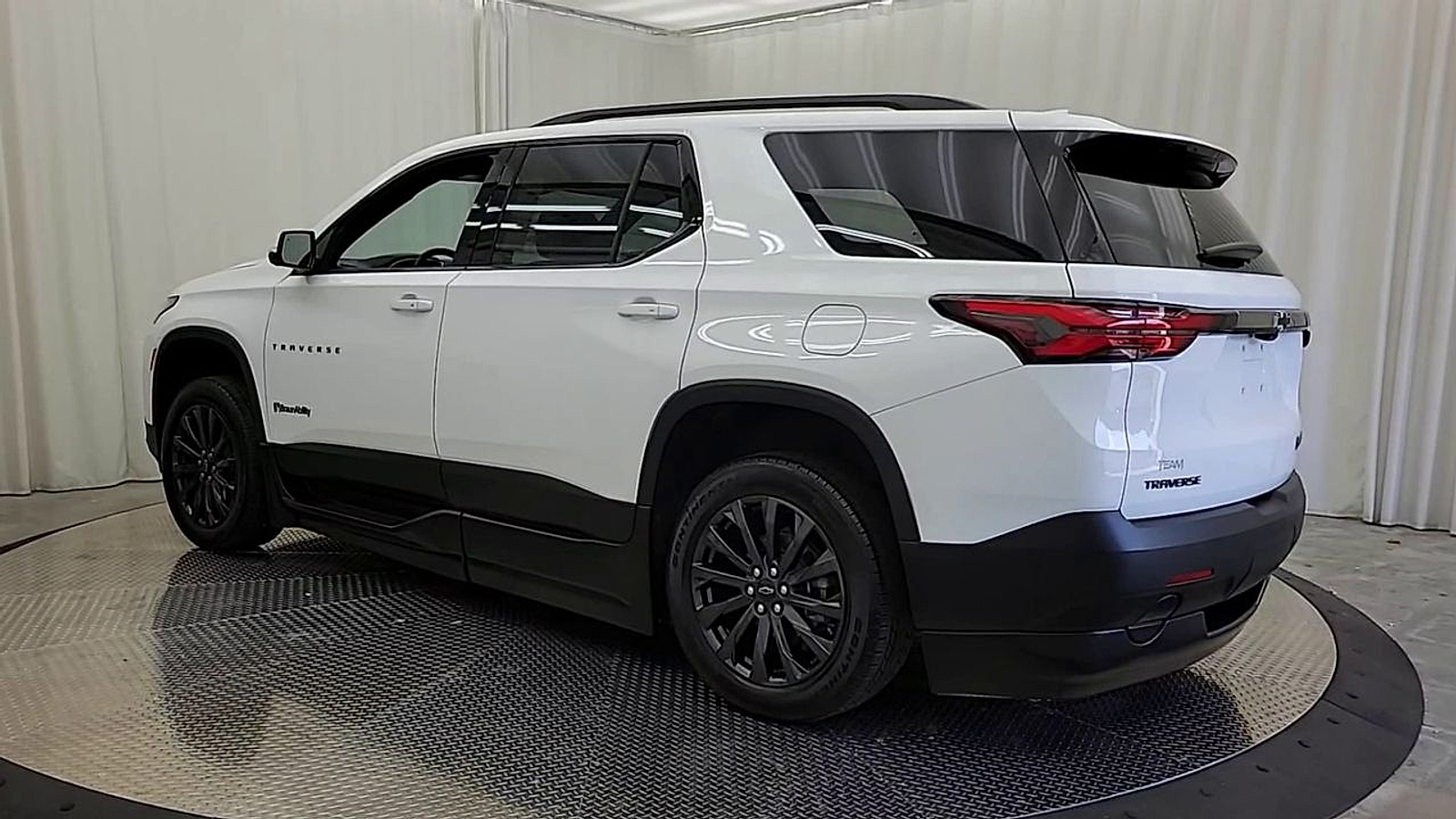 Used 2023 Chevrolet Traverse SUV