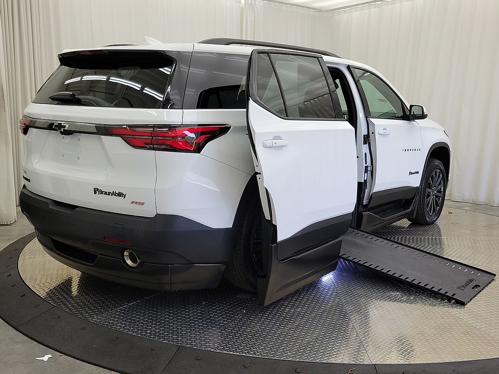 Used 2023 Chevrolet Traverse SUV