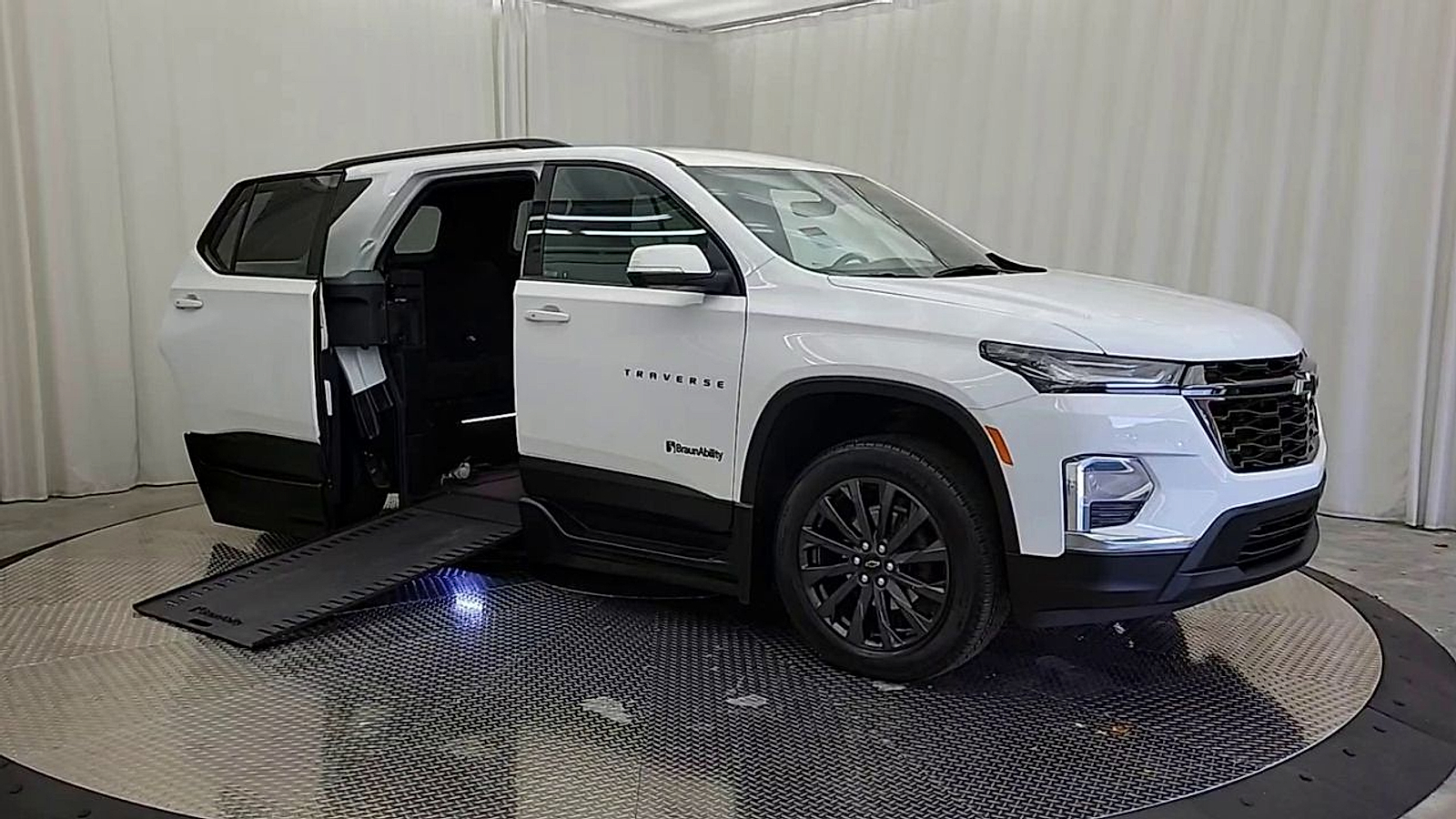 Used 2023 Chevrolet Traverse SUV