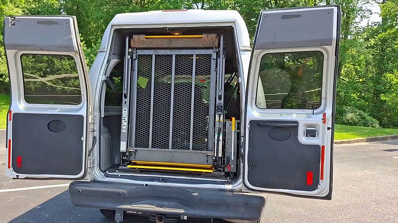 Used 2011 Ford E-350 Super Duty Van
