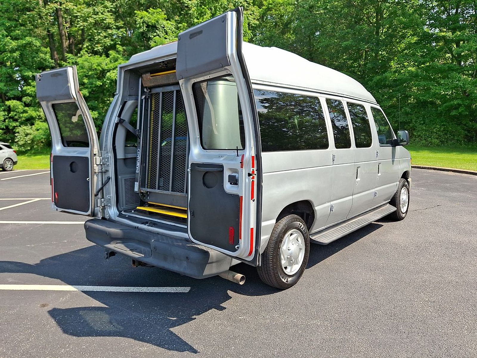 Used 2011 Ford E-350 Super Duty Van