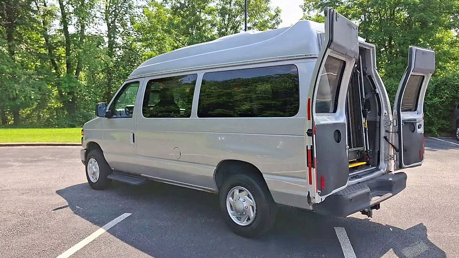 Used 2011 Ford E-350 Super Duty Van