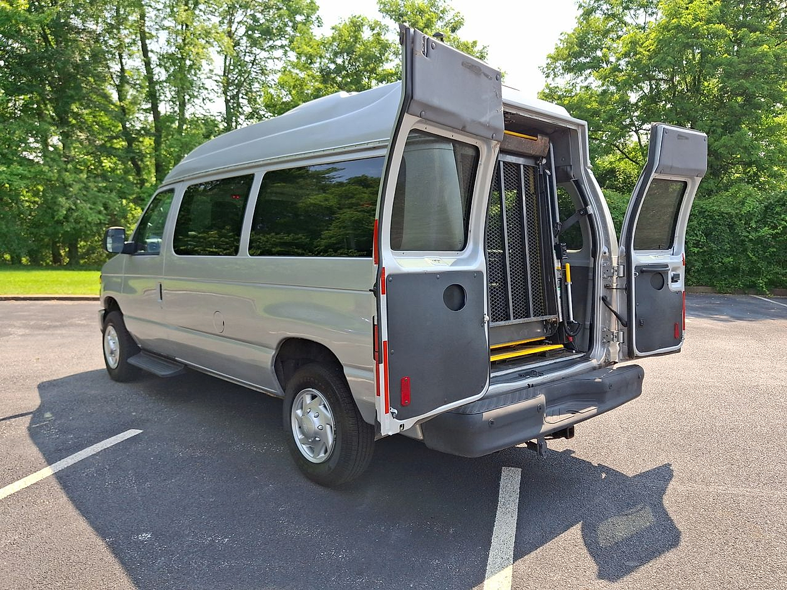 Used 2011 Ford E-350 Super Duty Van