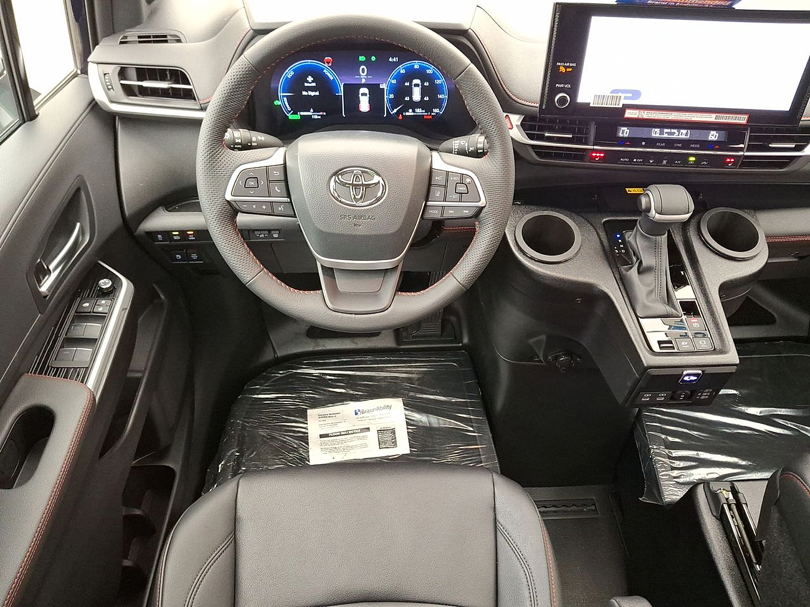 2025 Toyota Sienna XSE - Photo 30