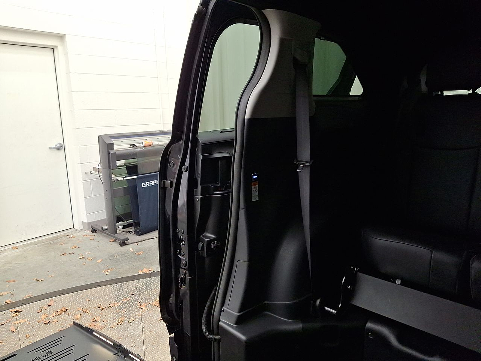 2025 Toyota Sienna XSE - Photo 15