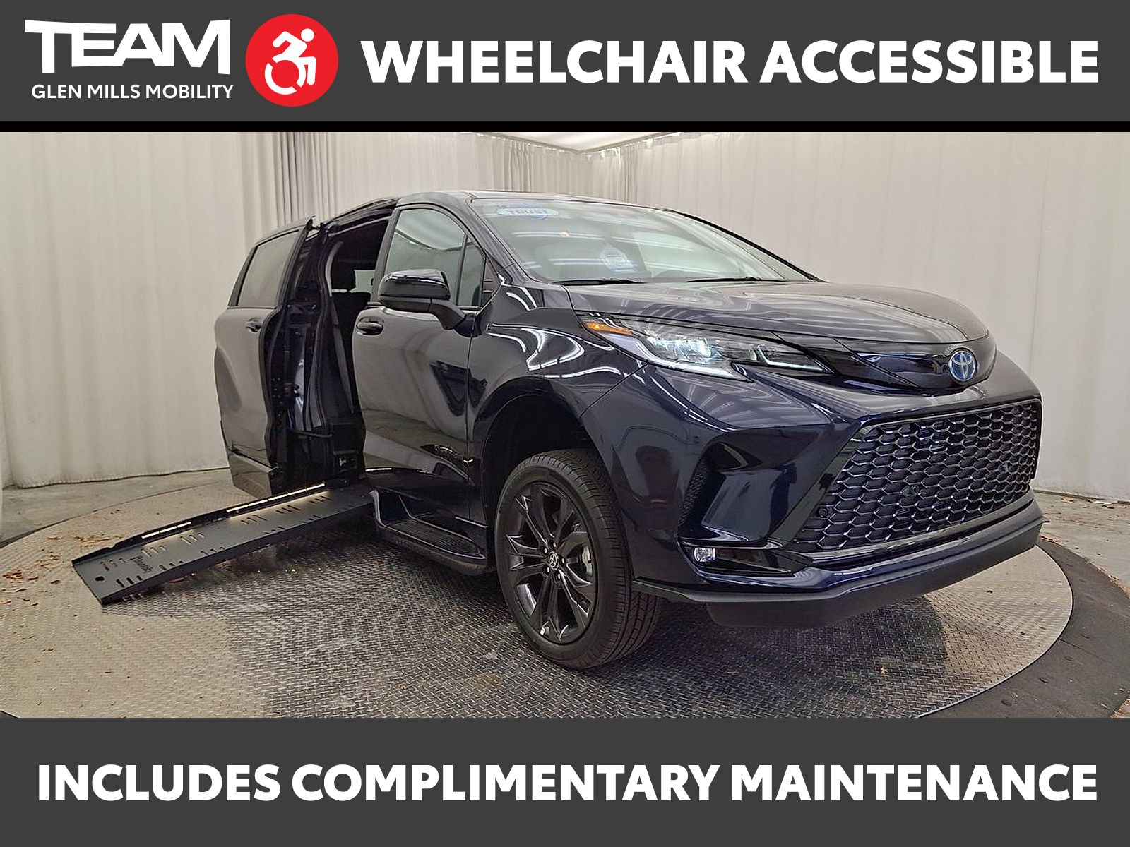 2025 Toyota Sienna XSE's photo