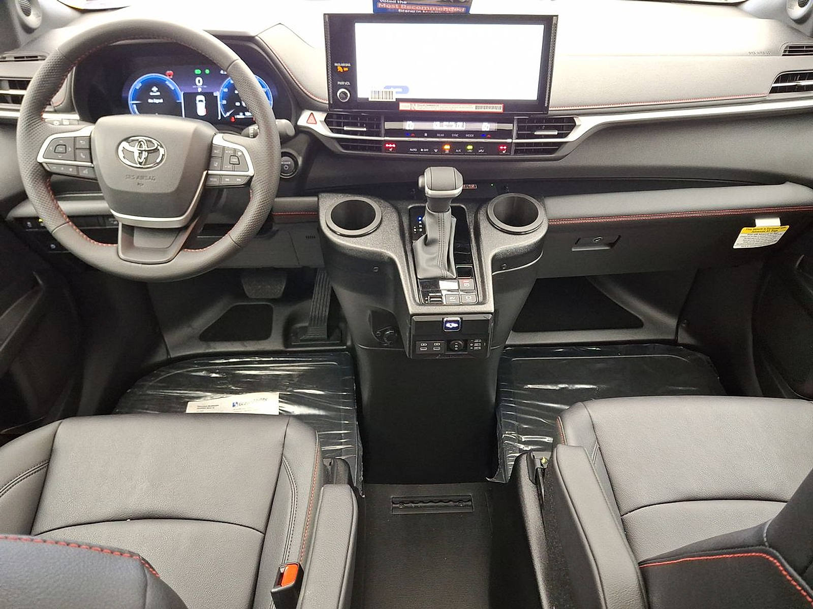 2025 Toyota Sienna XSE - Photo 13