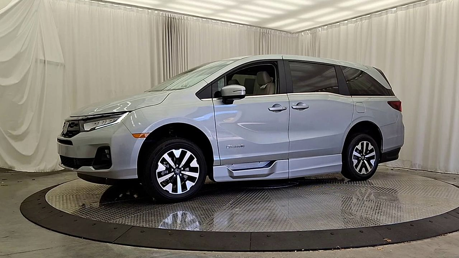 Used 2025 Honda Odyssey Sedan