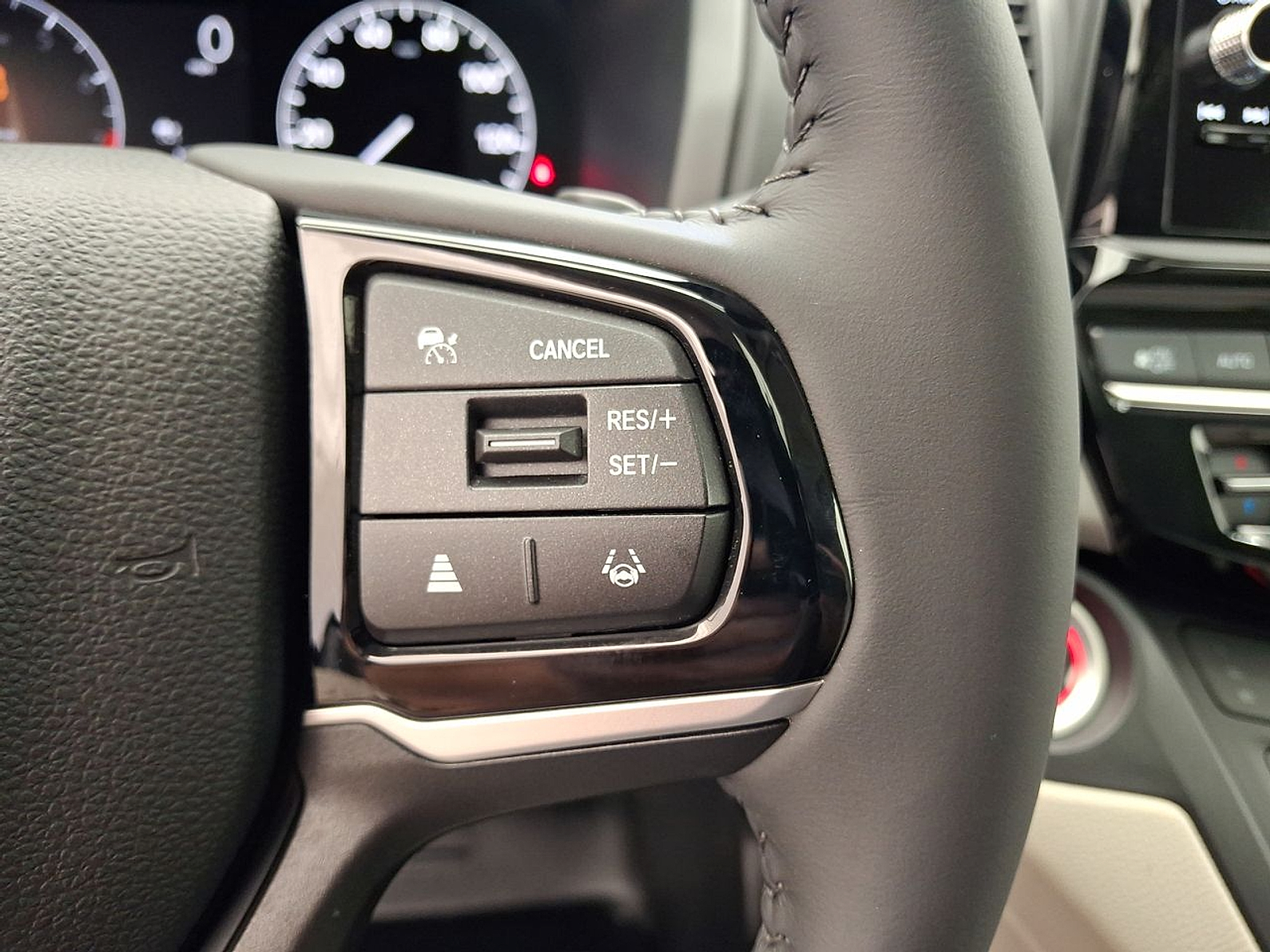 2025 Honda Odyssey EX-L - Photo 21