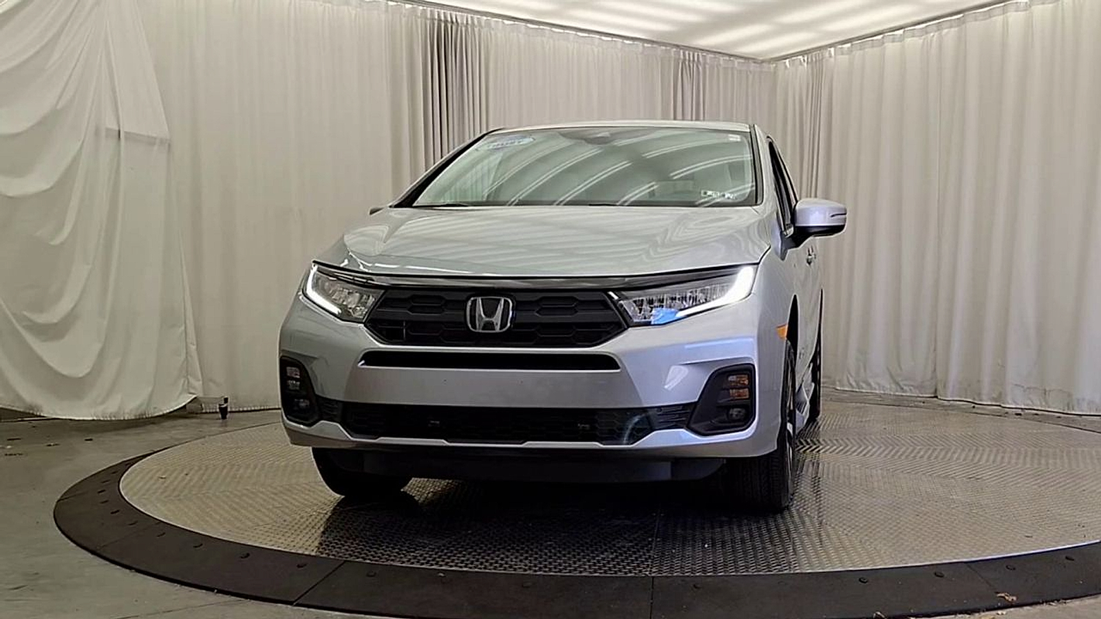 2025 Honda Odyssey EX-L - Photo 6