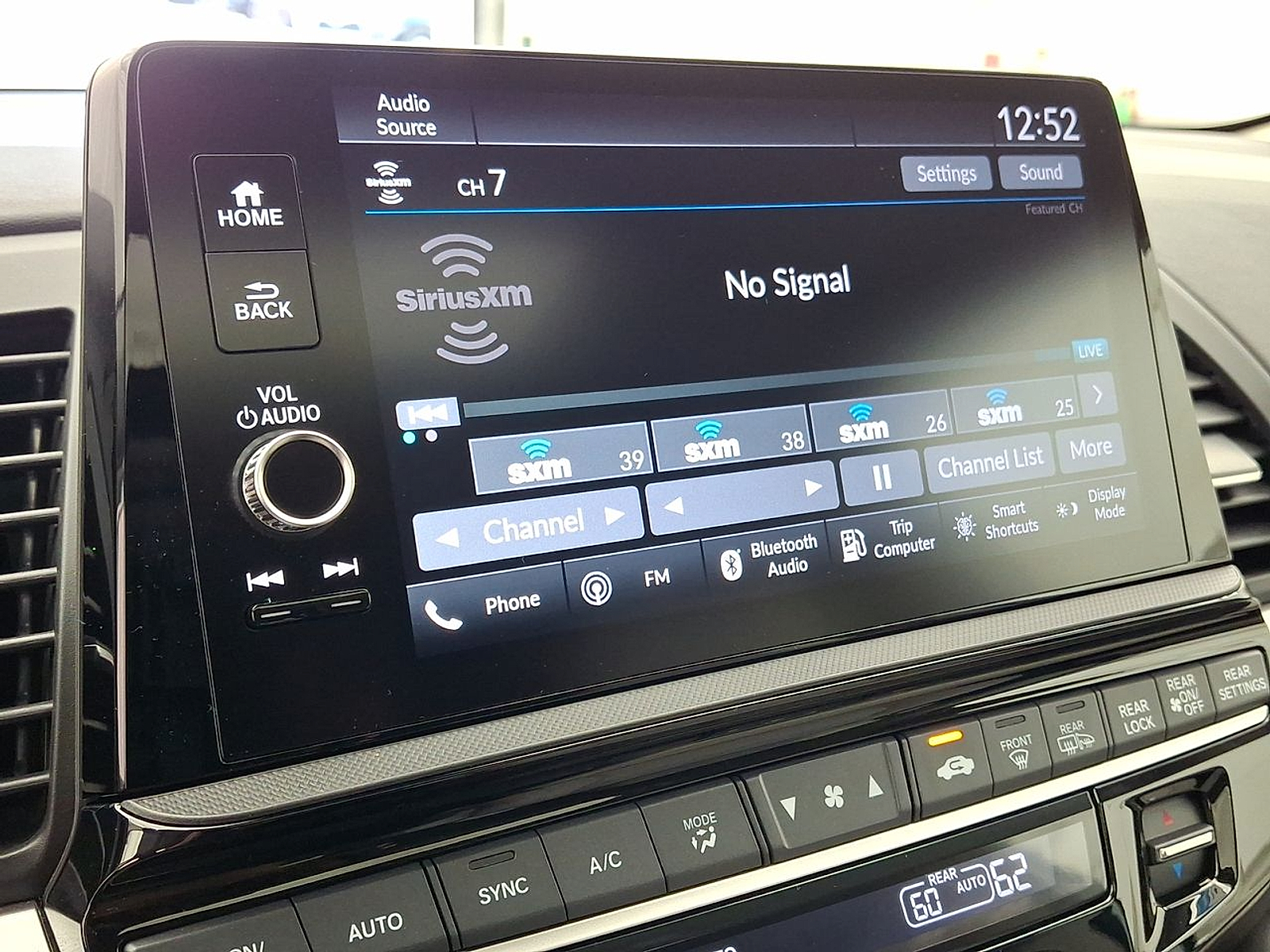 2025 Honda Odyssey EX-L - Photo 17