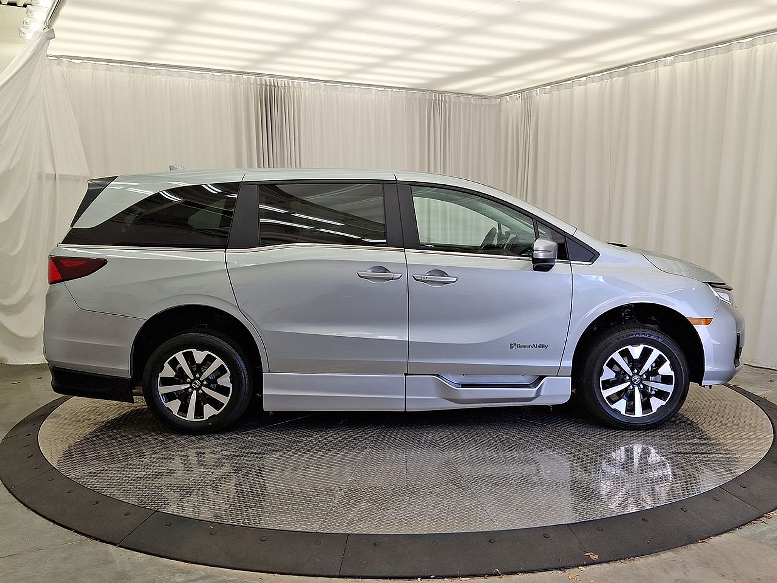 Used 2025 Honda Odyssey Sedan
