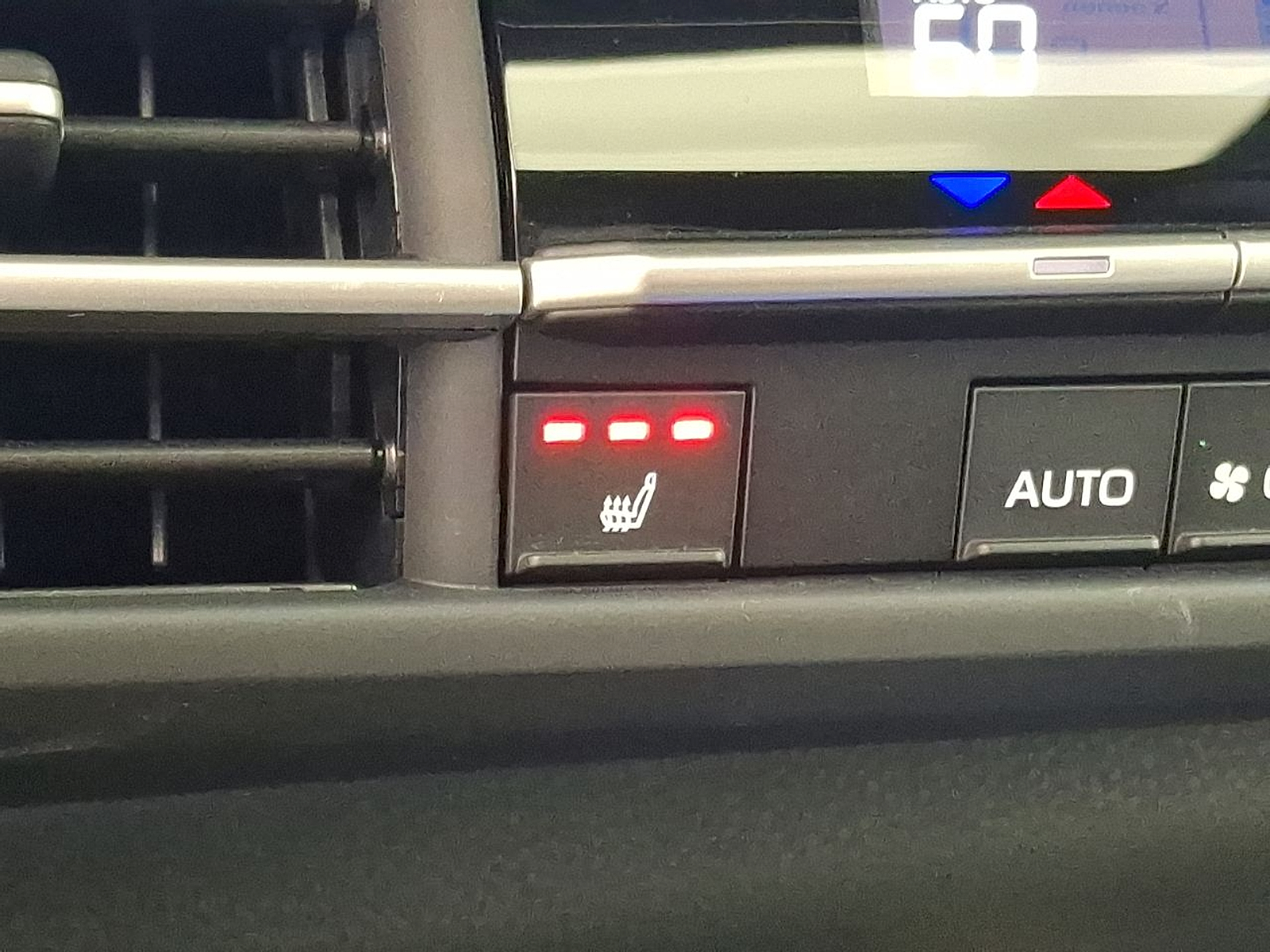 2025 Toyota Sienna XSE - Photo 22