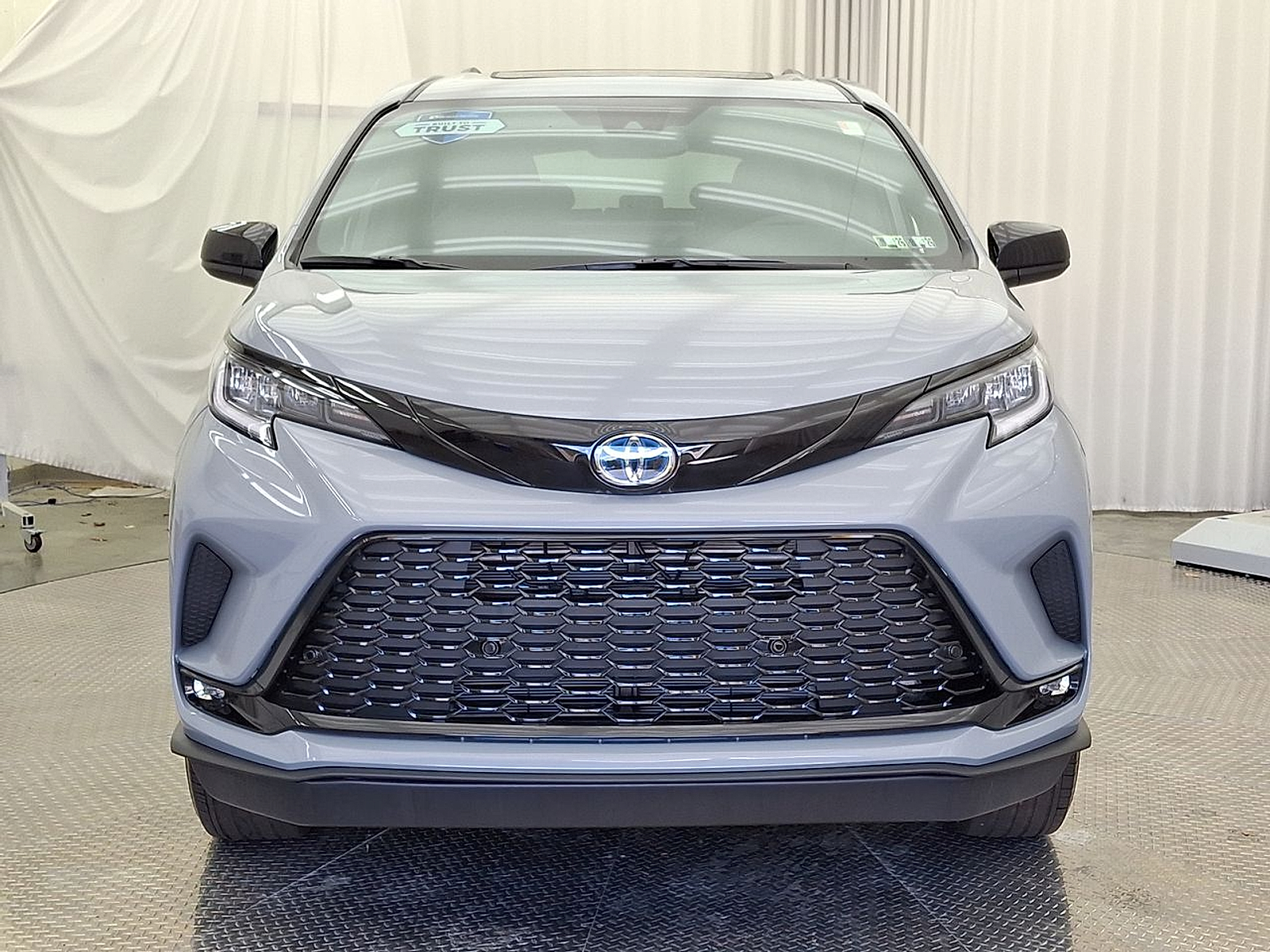 2025 Toyota Sienna XSE - Photo 32