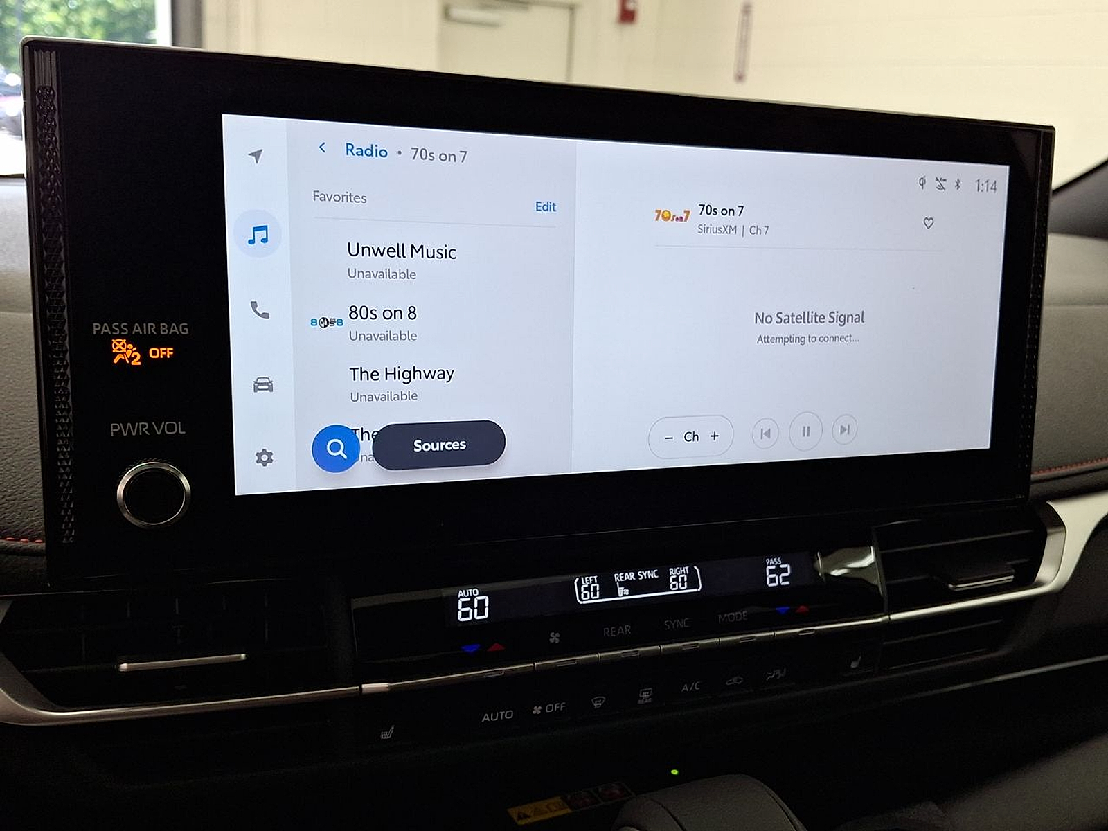 2025 Toyota Sienna XSE - Photo 17