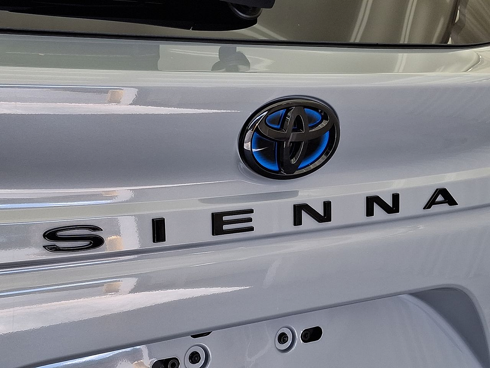 2025 Toyota Sienna XSE - Photo 27