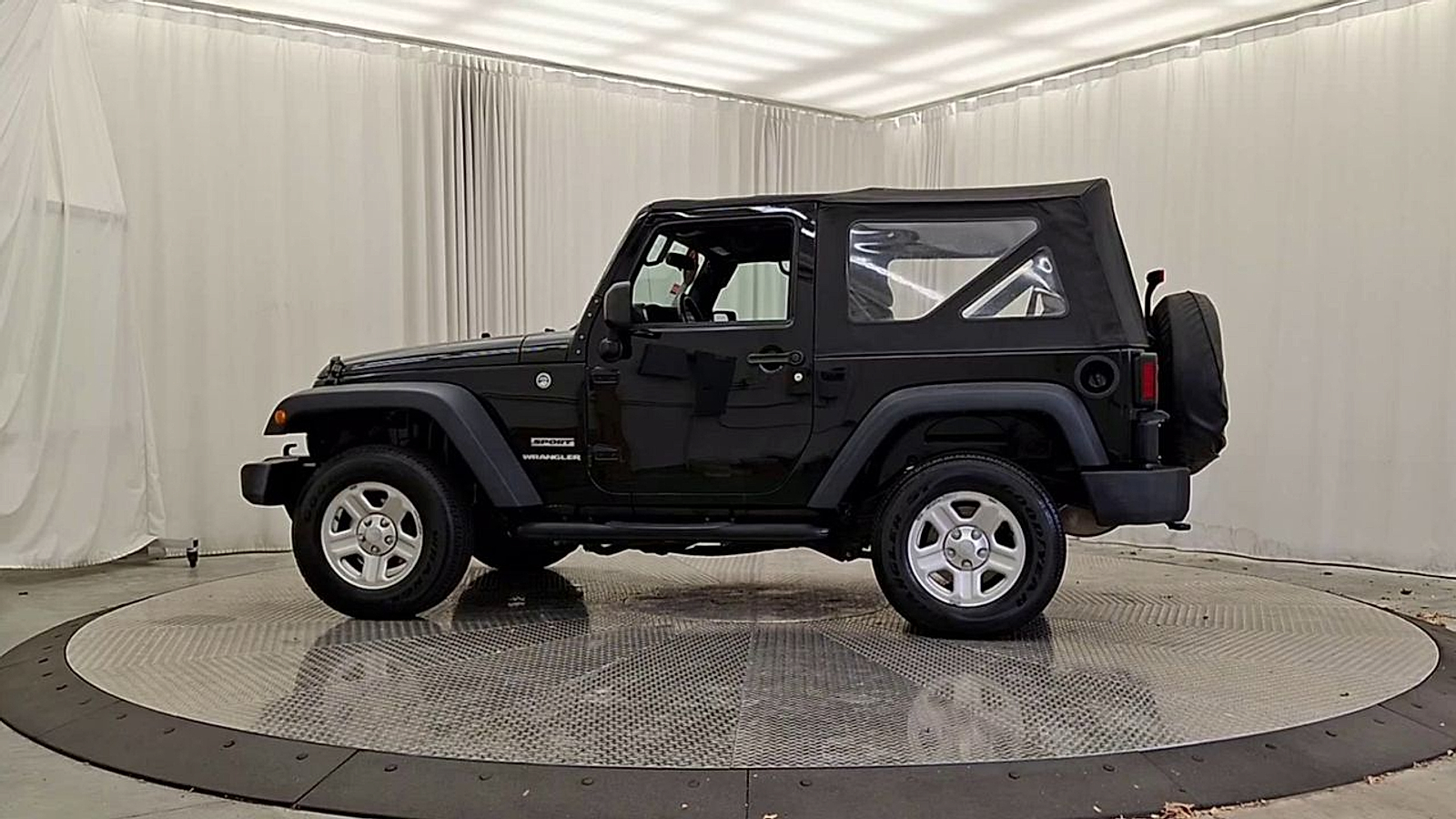 Used 2017 Jeep Wrangler Truck