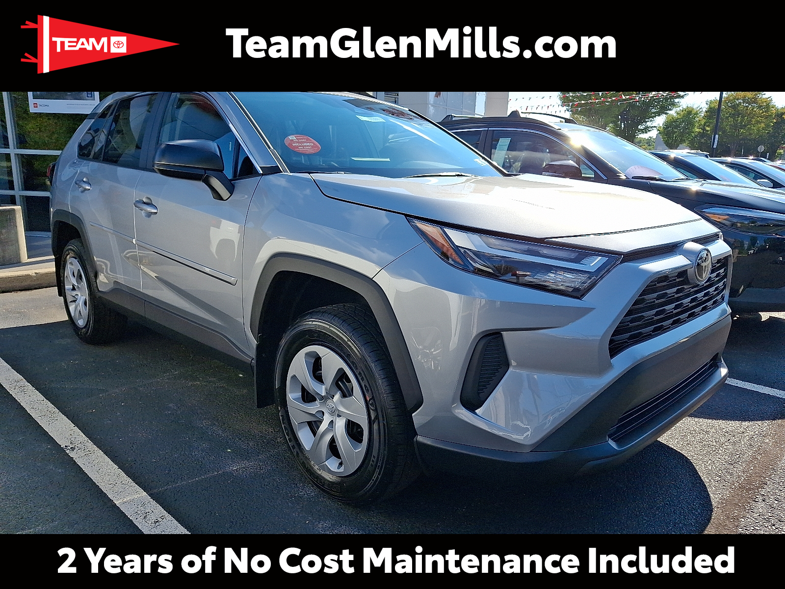 2025 Toyota RAV4 LE's photo