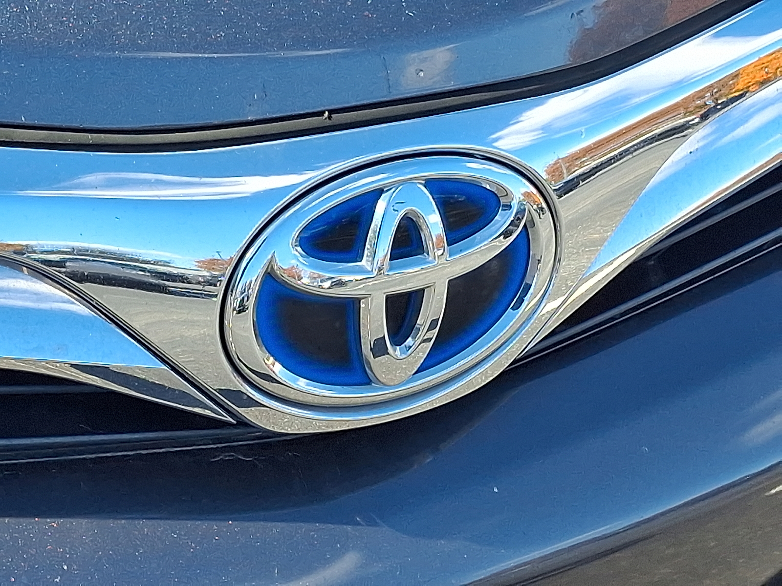 Used 2012 Toyota Camry Hybrid Sedan