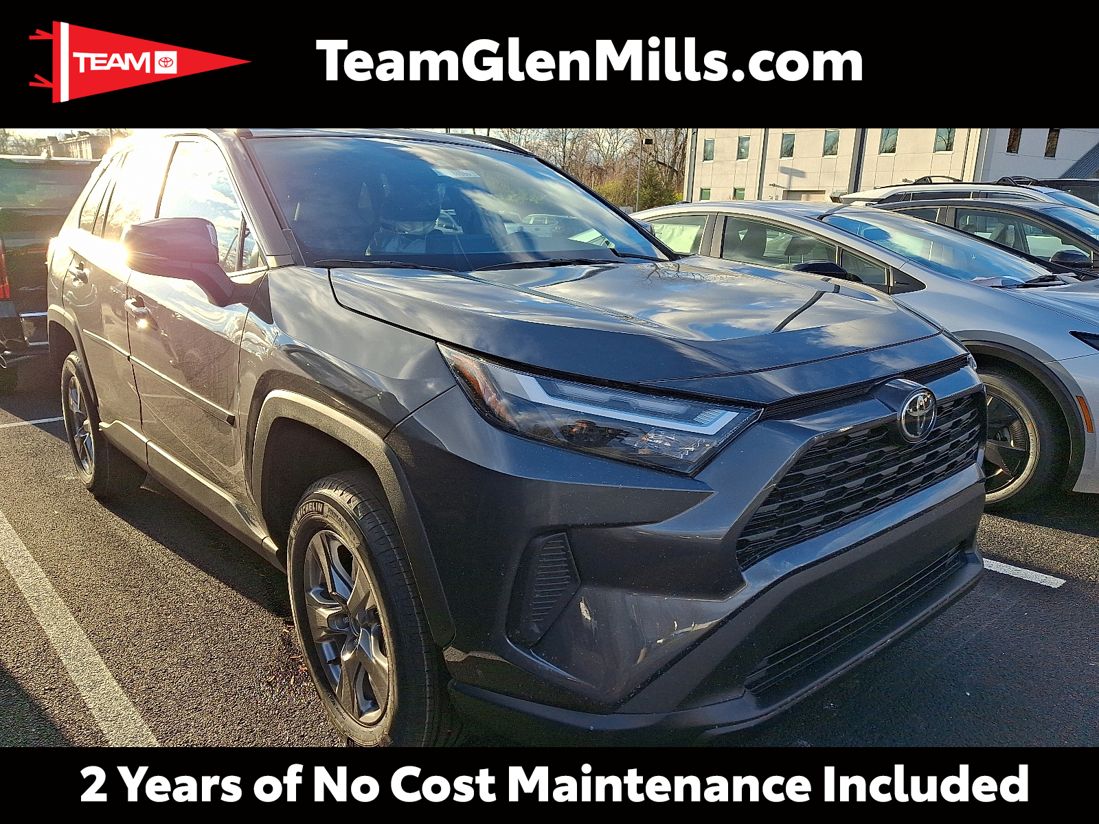 2025 Toyota RAV4 XLE's photo