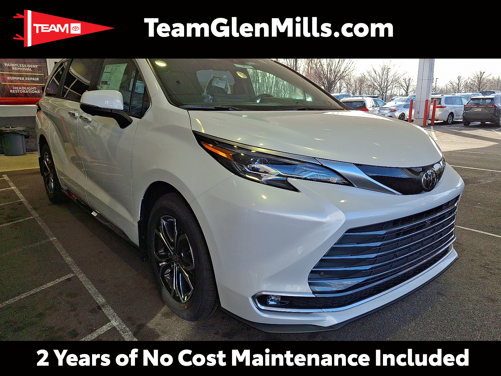 2026 Toyota Sienna Platinum's photo