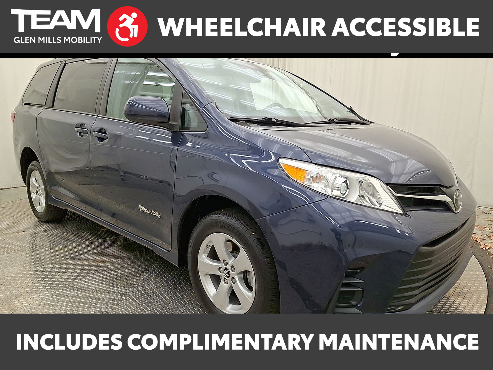 2019 Toyota Sienna LE's photo