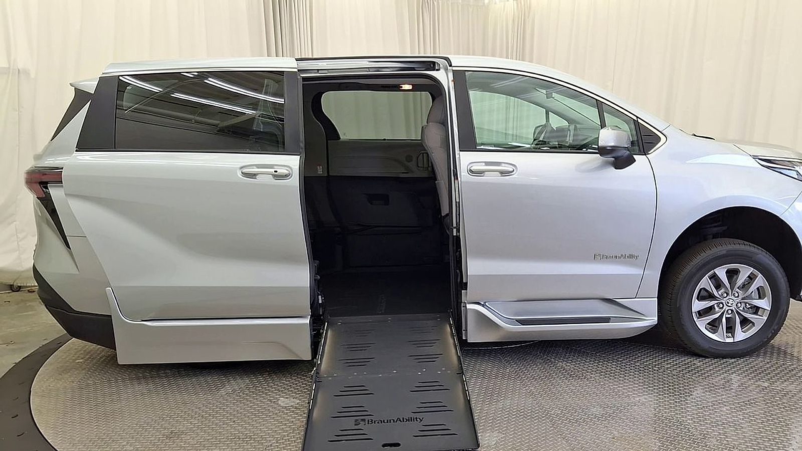 Used 2024 Toyota Sienna Truck