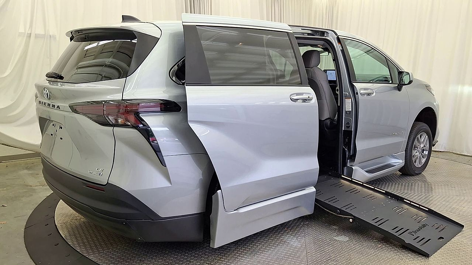 Used 2024 Toyota Sienna Truck