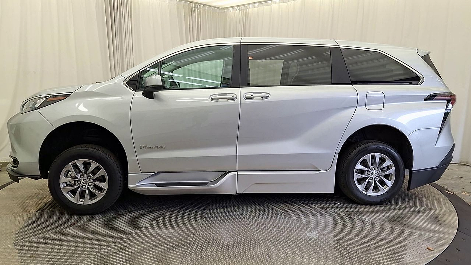 Used 2024 Toyota Sienna Truck