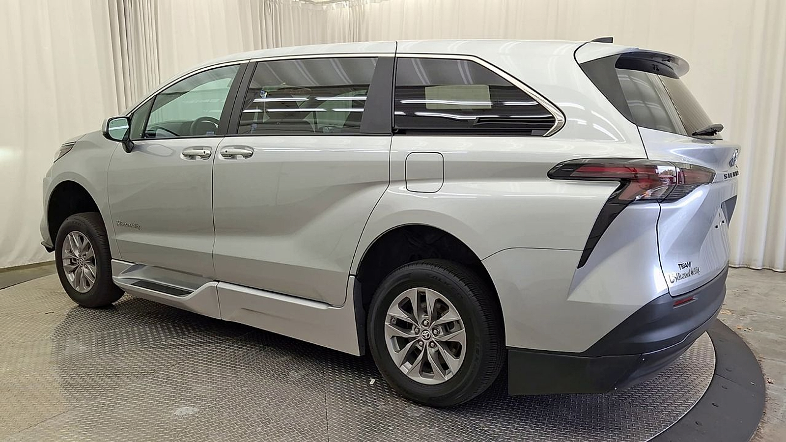 Used 2024 Toyota Sienna Truck