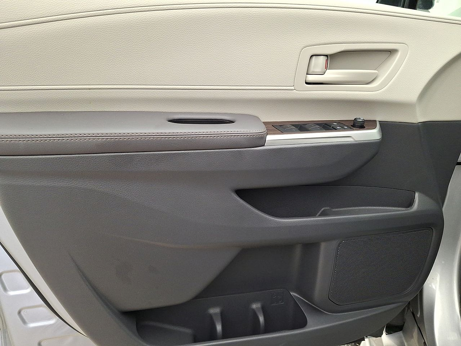 Used 2024 Toyota Sienna Truck