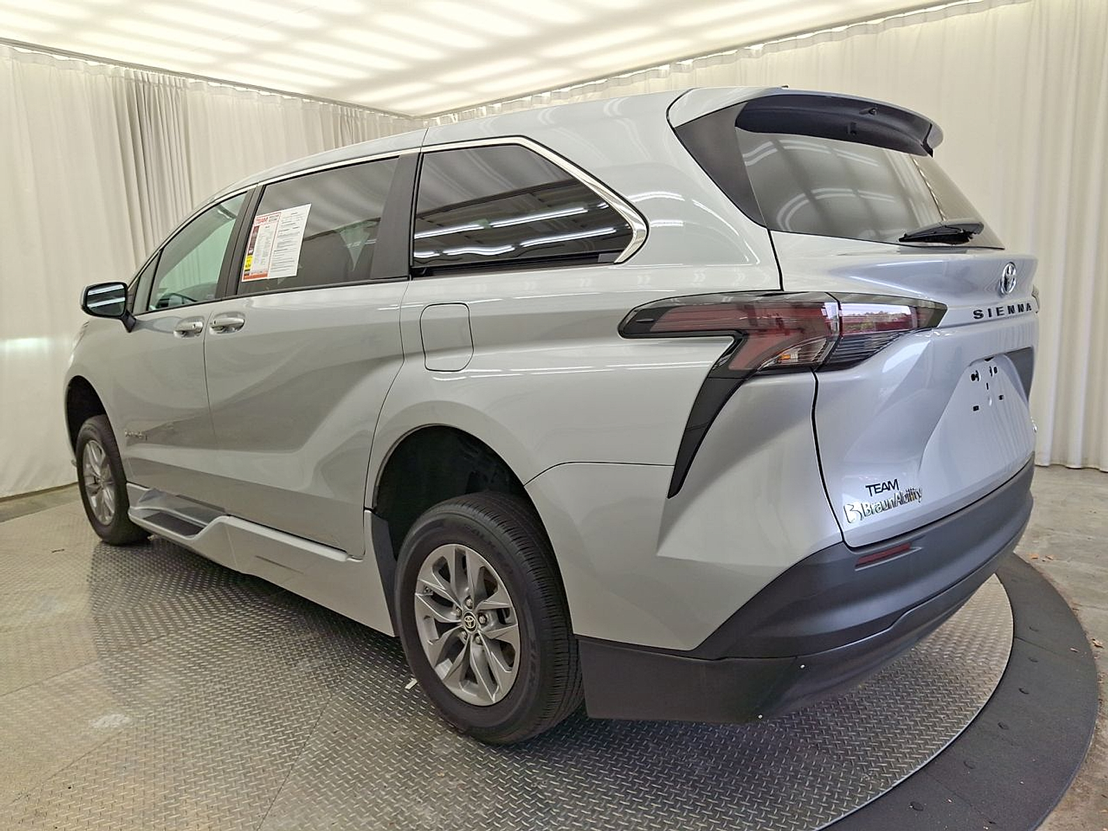 Used 2024 Toyota Sienna Truck