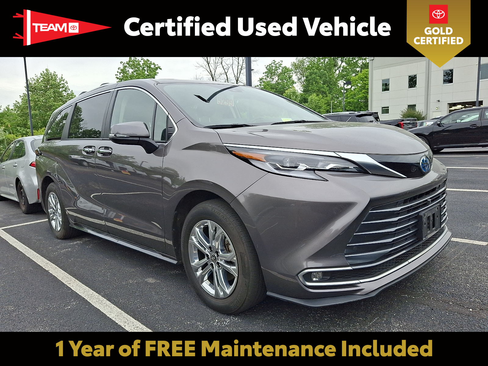 2023 Toyota Sienna Platinum 7-Passenger Hybrid AWD's photo