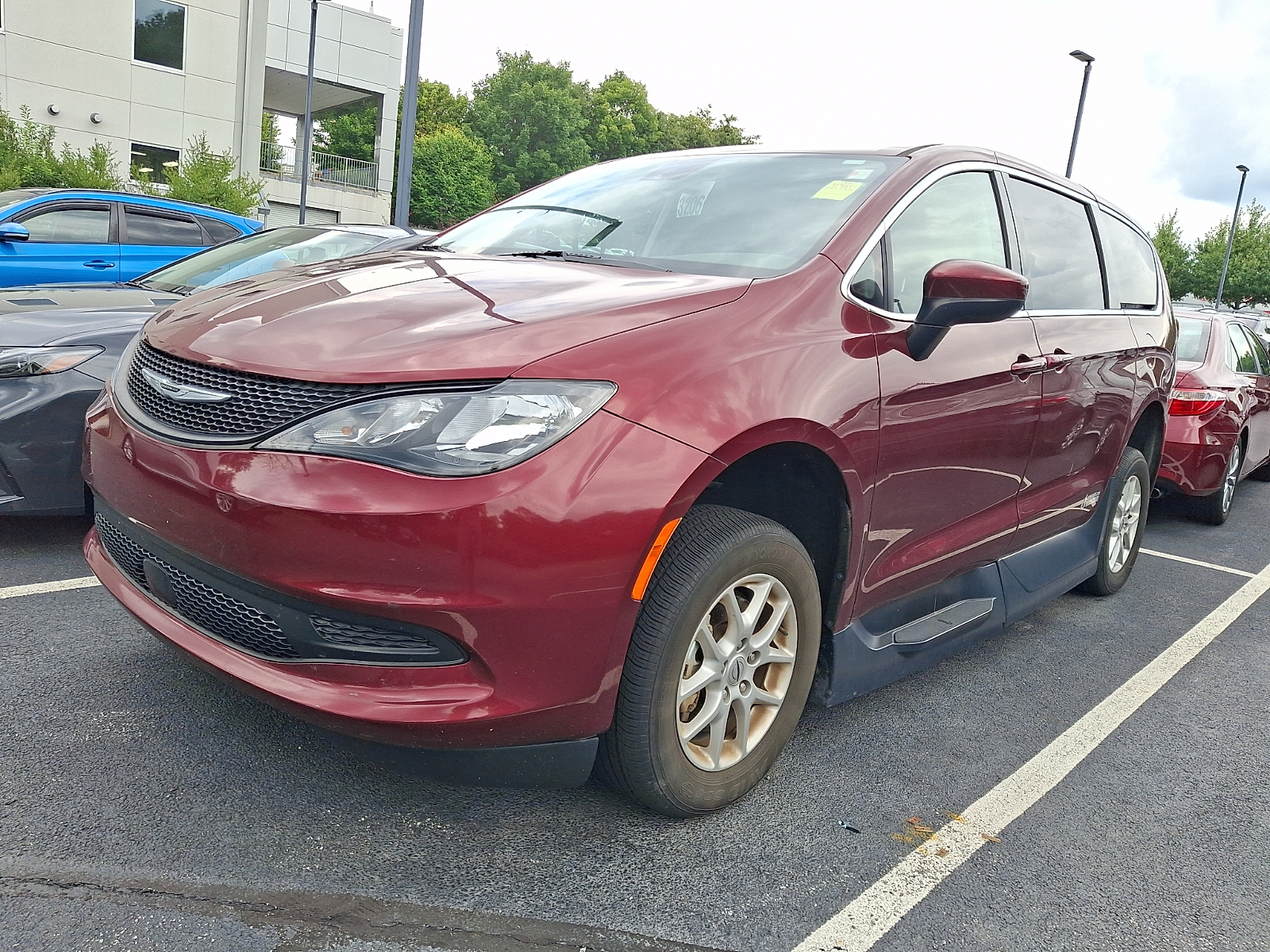 Used 2023 Chrysler Voyager Truck