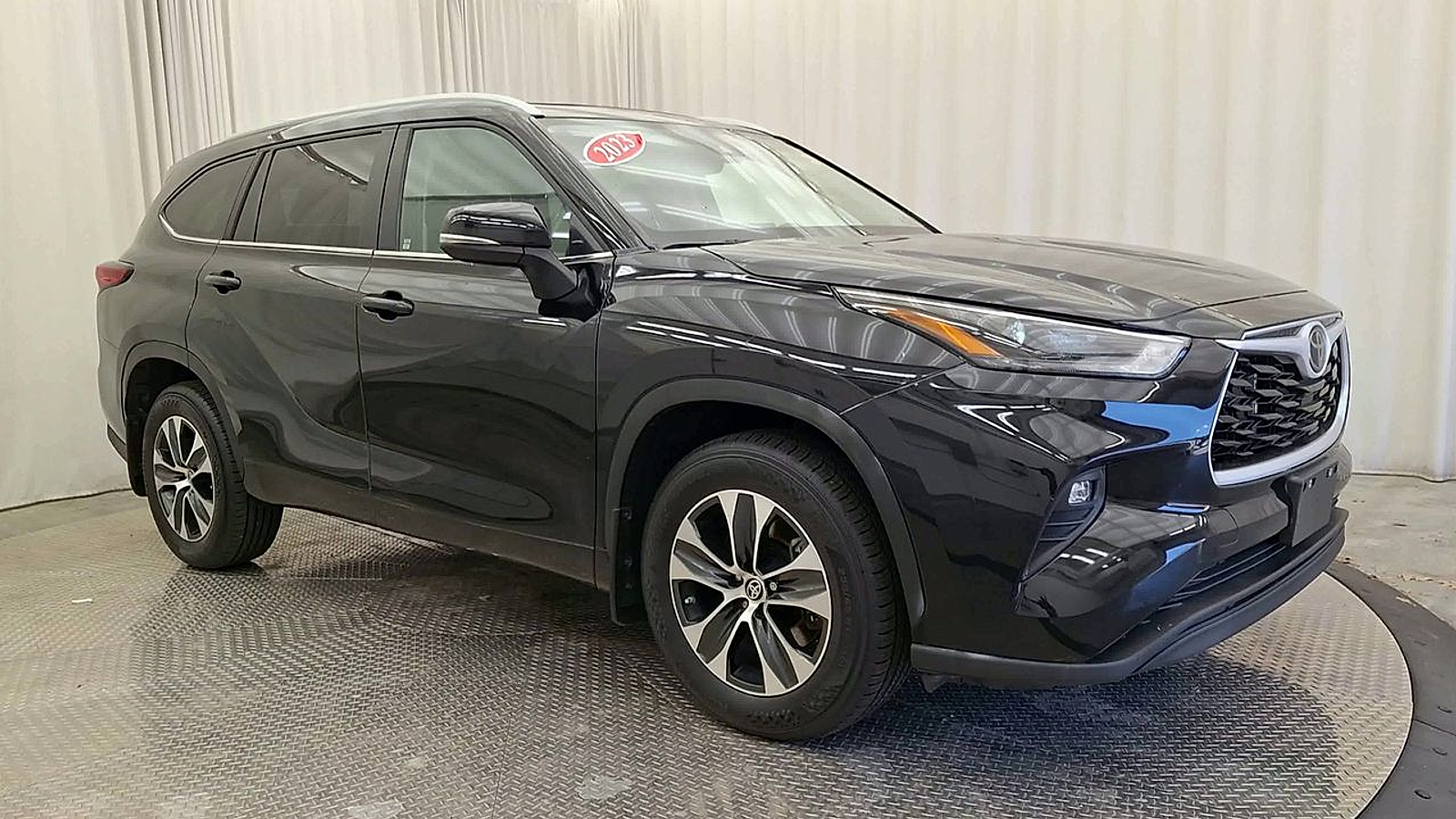 Used 2023 Toyota Highlander Sedan