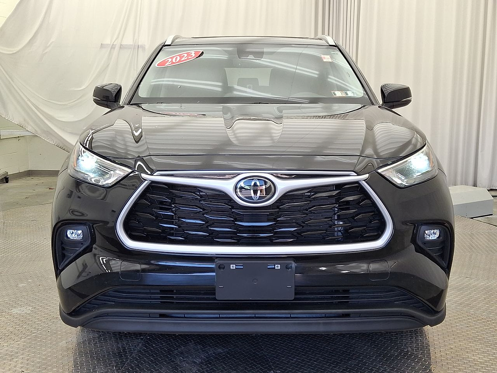 Used 2023 Toyota Highlander Sedan