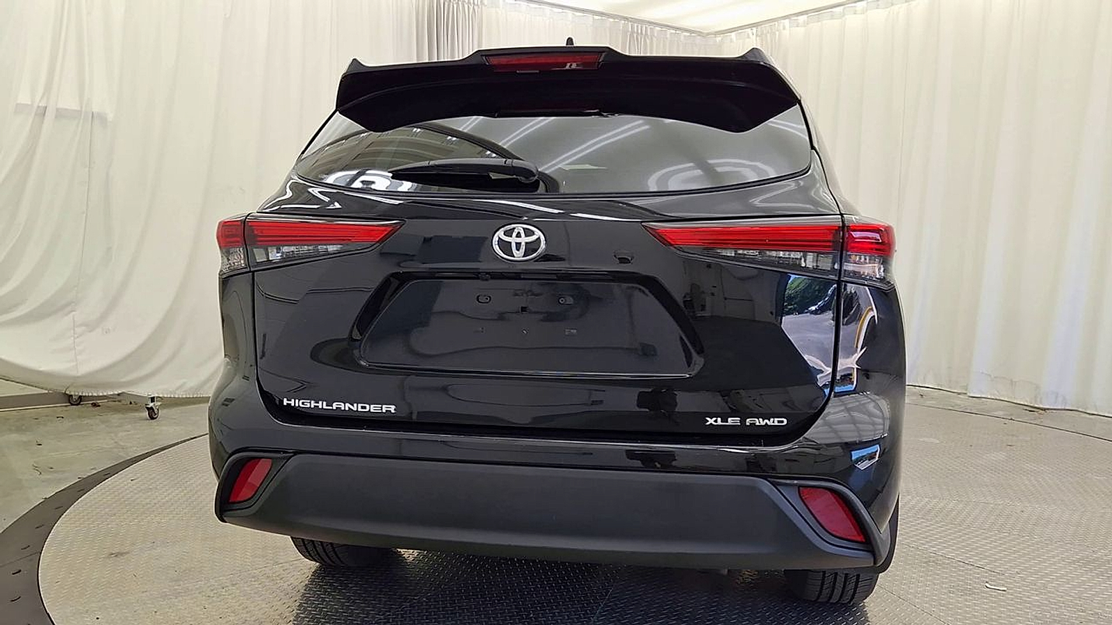 Used 2023 Toyota Highlander Sedan