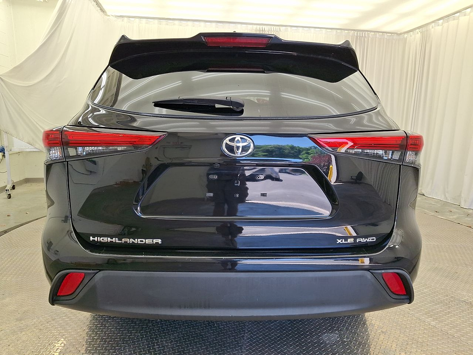 Used 2023 Toyota Highlander Sedan