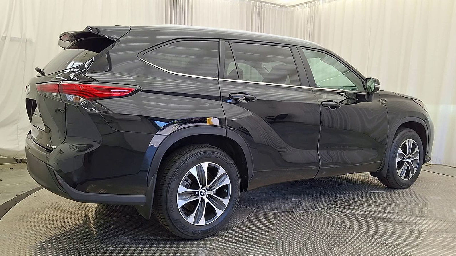 Used 2023 Toyota Highlander Sedan
