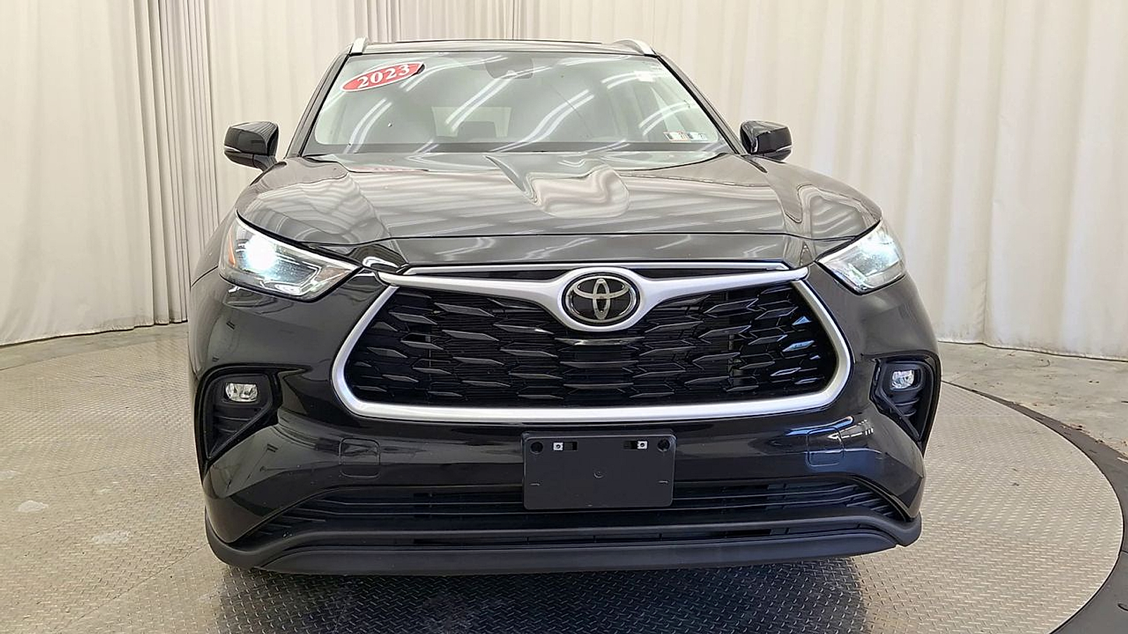 Used 2023 Toyota Highlander Sedan